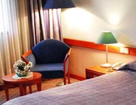 Tori Hotel Tbiliszi Szoba fotó